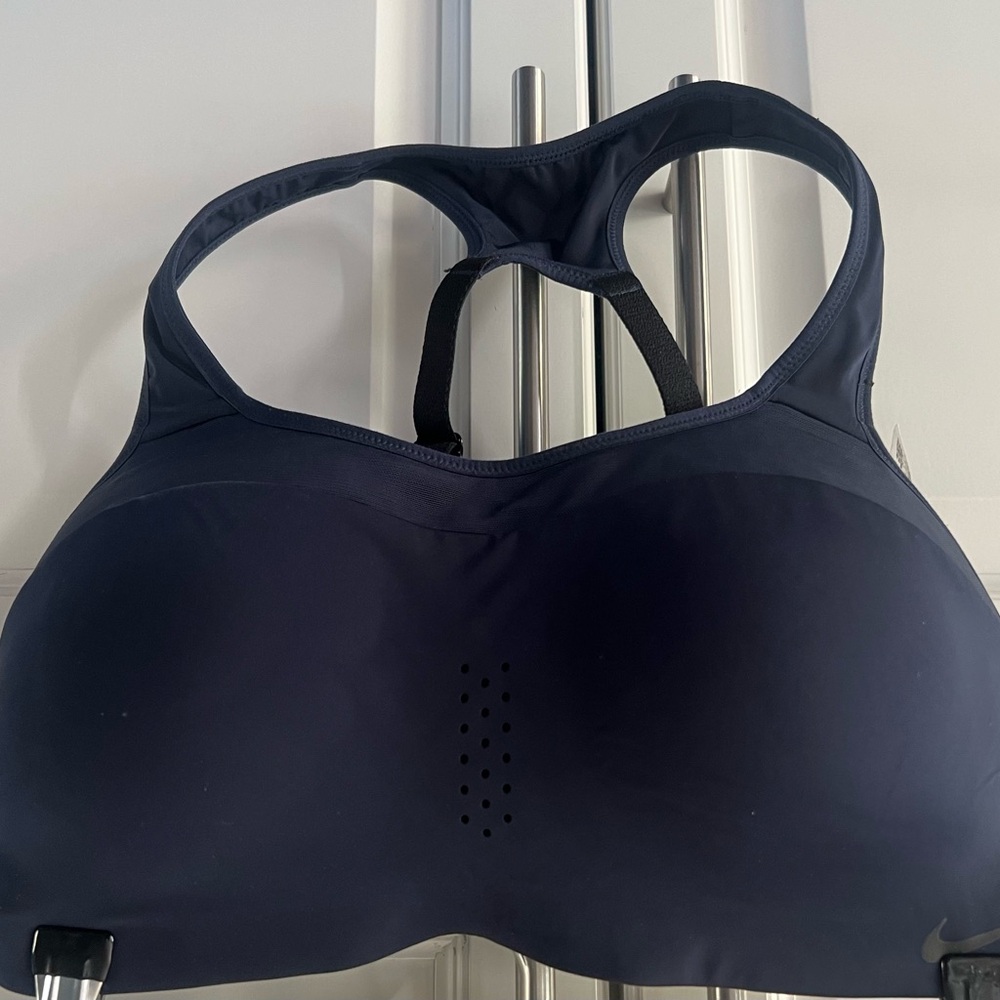 Nike medium sports bra